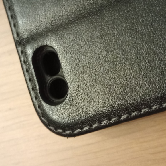 CELL PHONE CASE - Black - For Older Generation iPhones - Picture 4 of 4